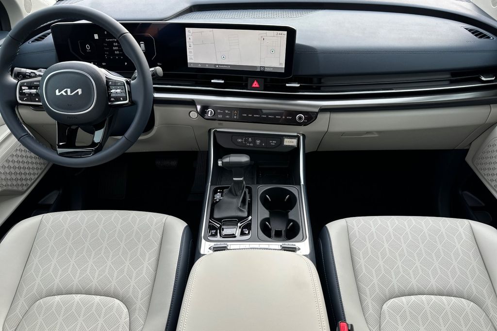 2025 Kia Carnival SX - Photo 12