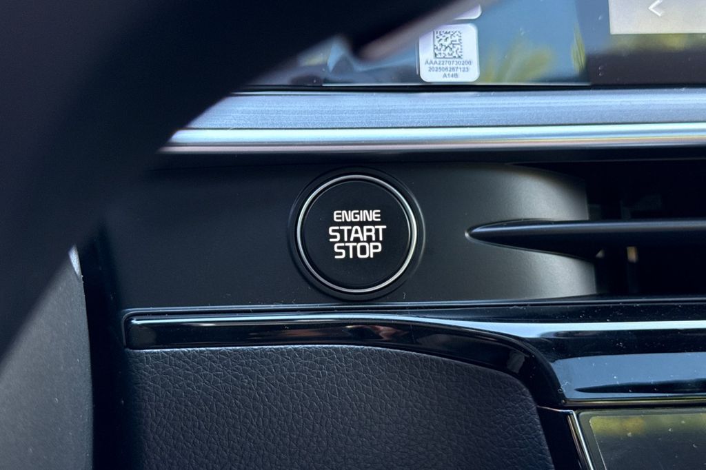 2026 Kia K5 GT - Photo 24