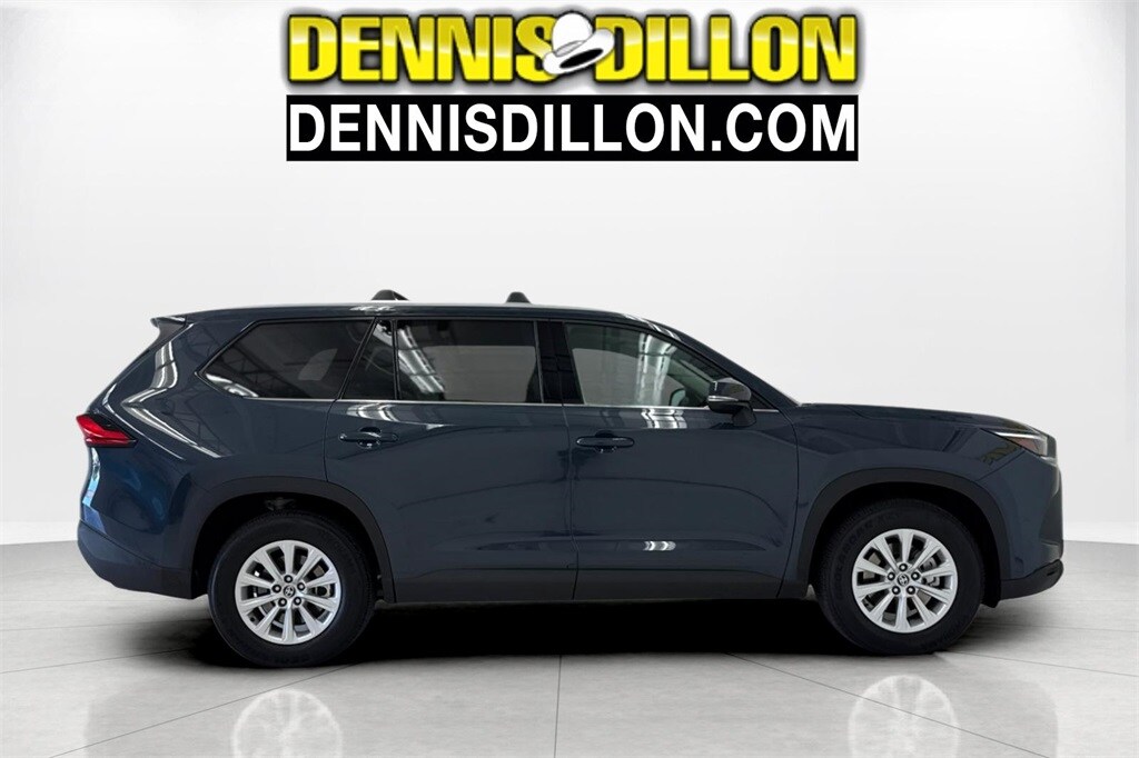 2024 Toyota Grand Highlander XLE photo 2