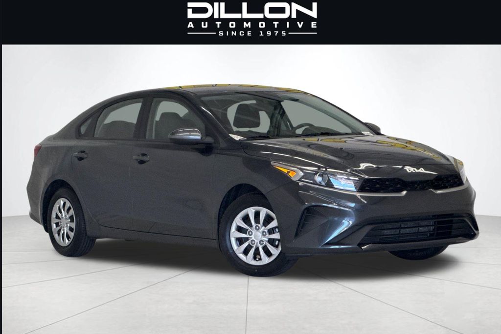 2023 Kia Forte LX AT's photo