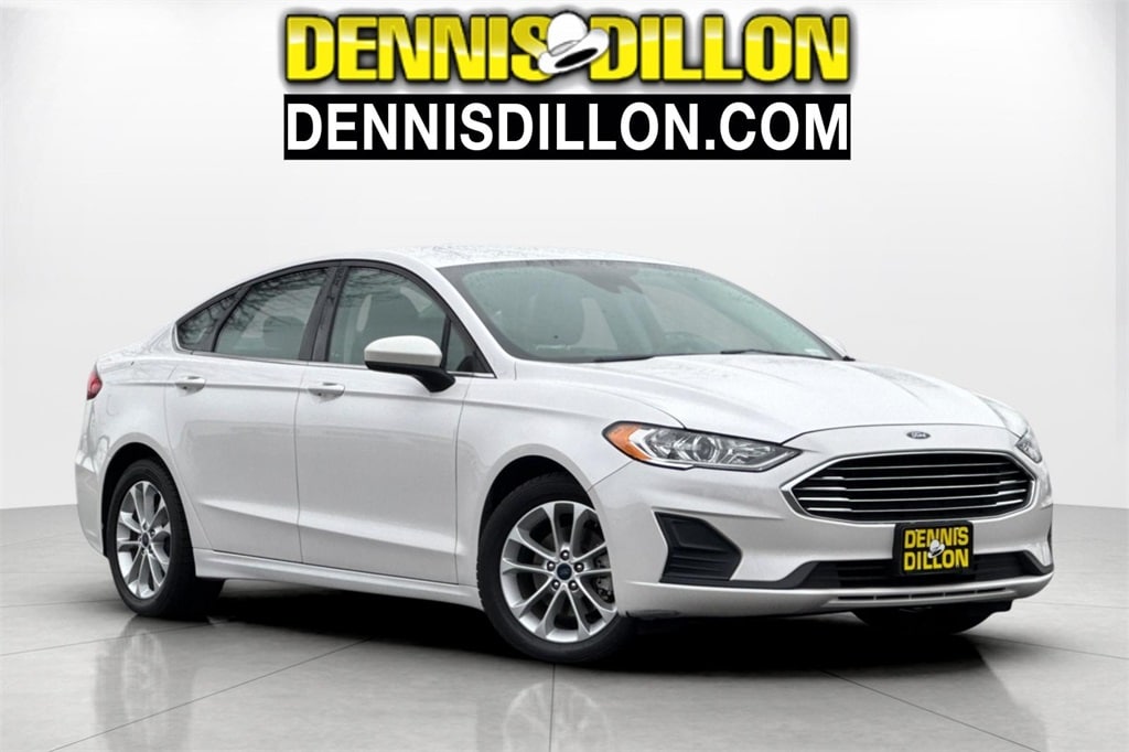 2019 Ford Fusion SE's photo