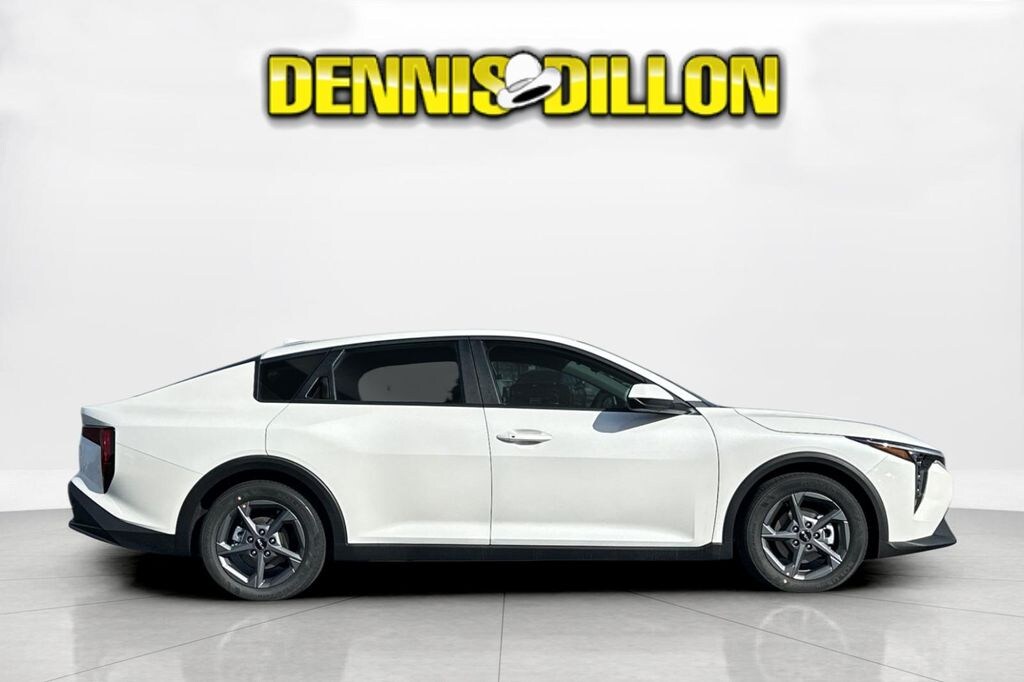 New 2026 Kia K4 LXS Sedan