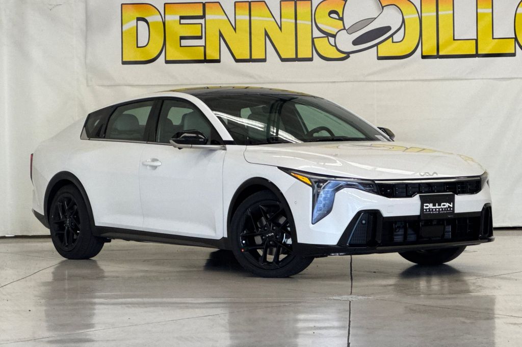 2026 Kia K4 GT-Line Turbo AT's photo