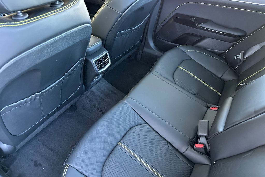 2026 Kia K5 GT - Photo 14