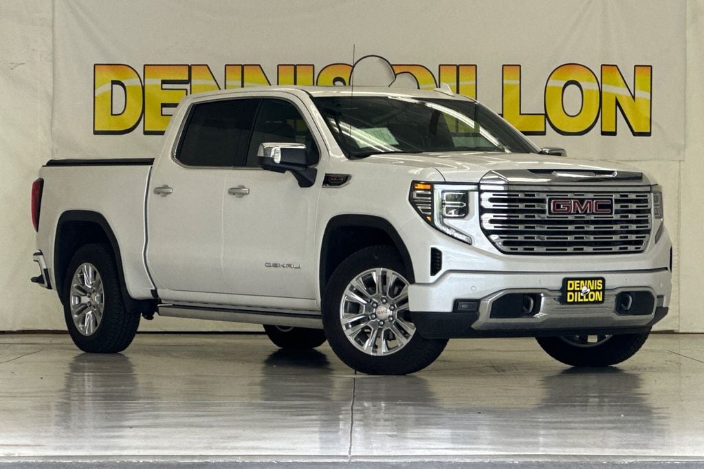 2025 GMC Sierra 4WD Crew Cab Short Box Denali's photo