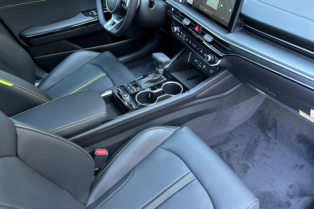 2026 Kia K5 GT - Photo 14
