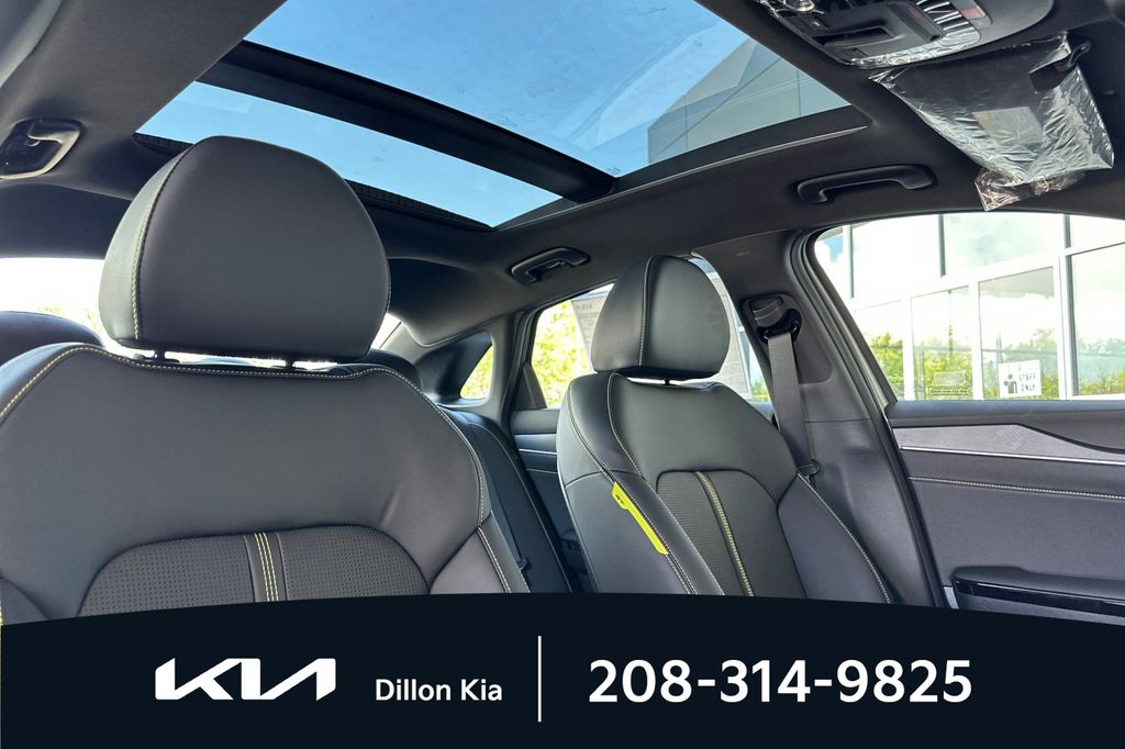 2026 Kia K5 GT - Photo 16