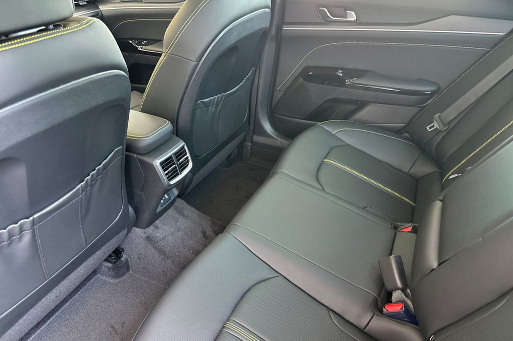 2026 Kia K5 GT - Photo 11