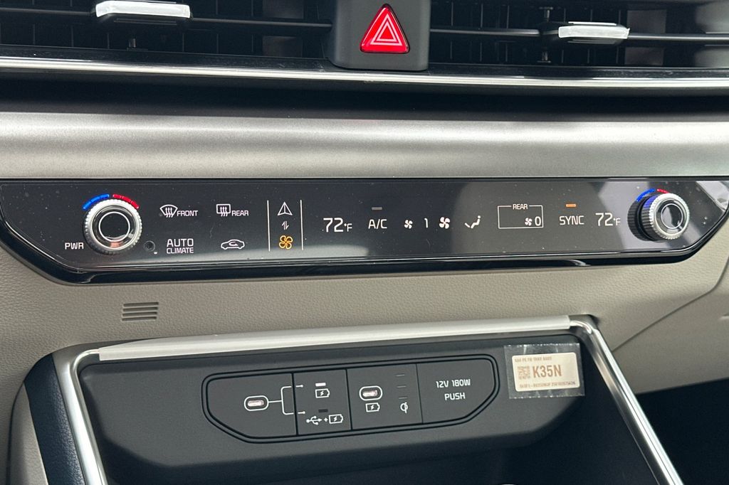 2025 Kia Carnival SX - Photo 21
