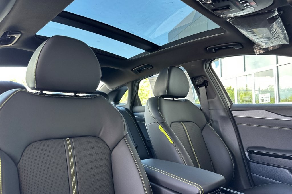 2026 Kia K5 GT - Photo 17