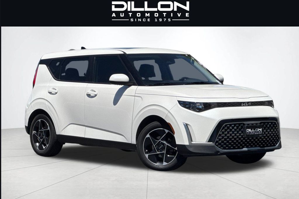 2023 Kia Soul 2.0L EX 6 IVT's photo