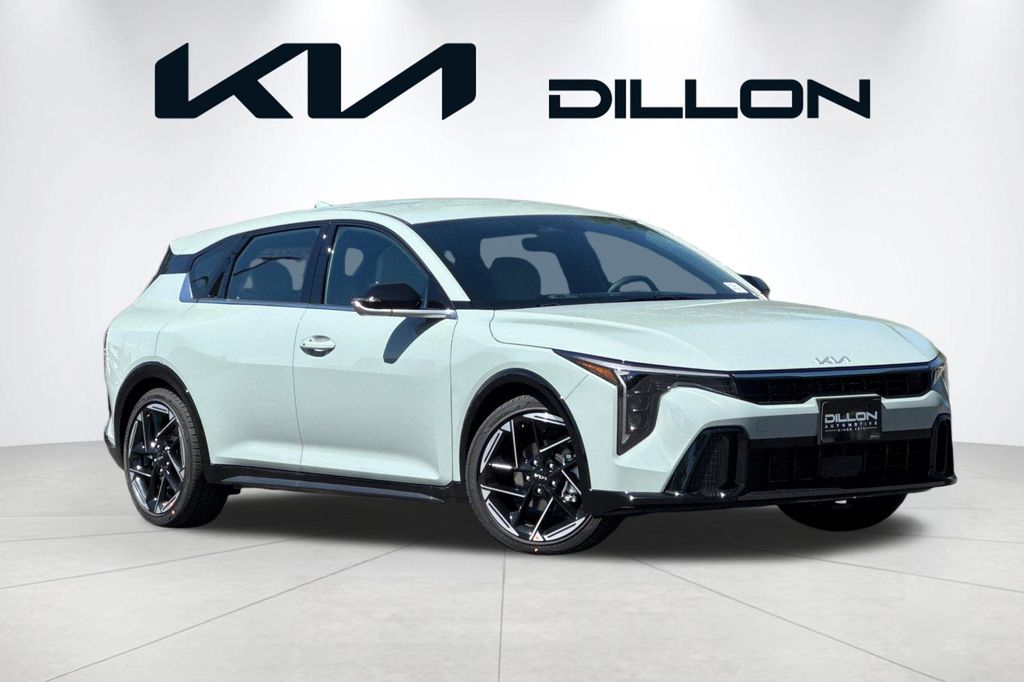 2026 Kia K4 GT-Line AT Hatchback's photo