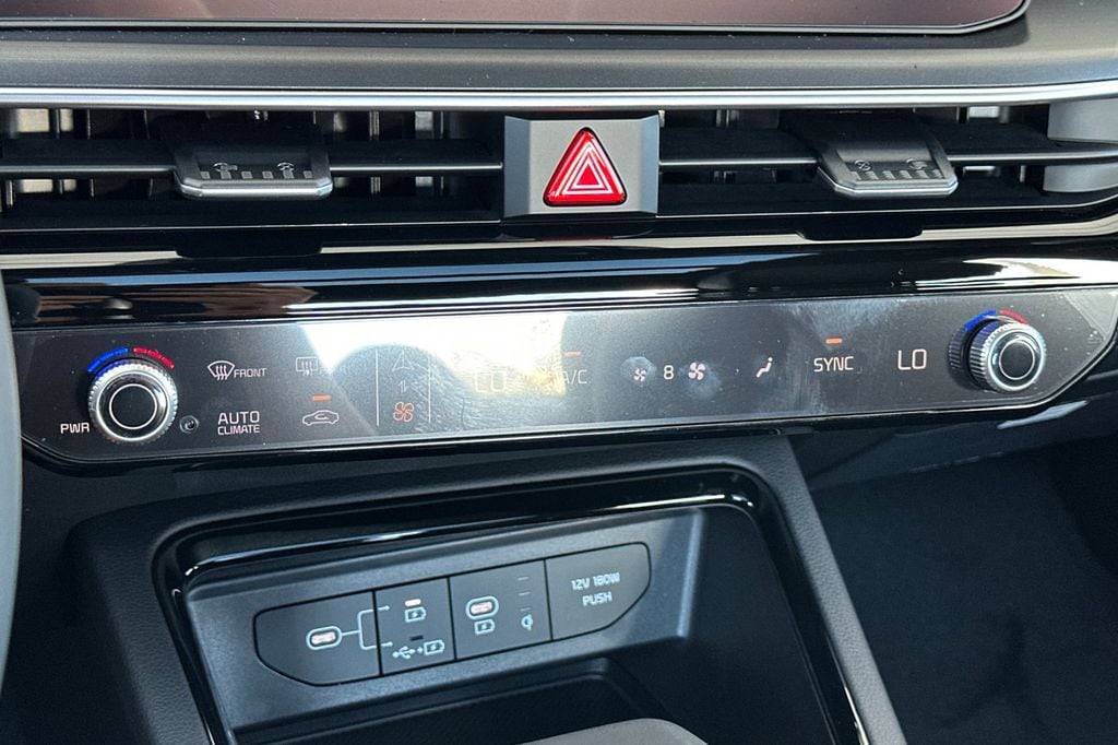 2026 Kia K5 GT - Photo 22