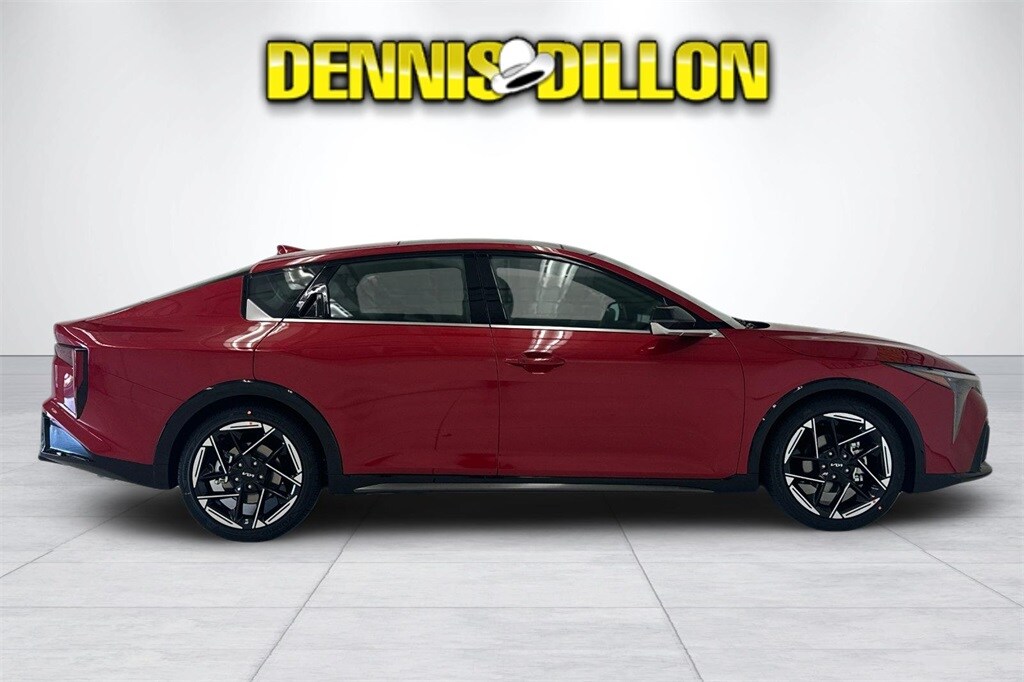 2025 Kia K4 GT-Line photo 3