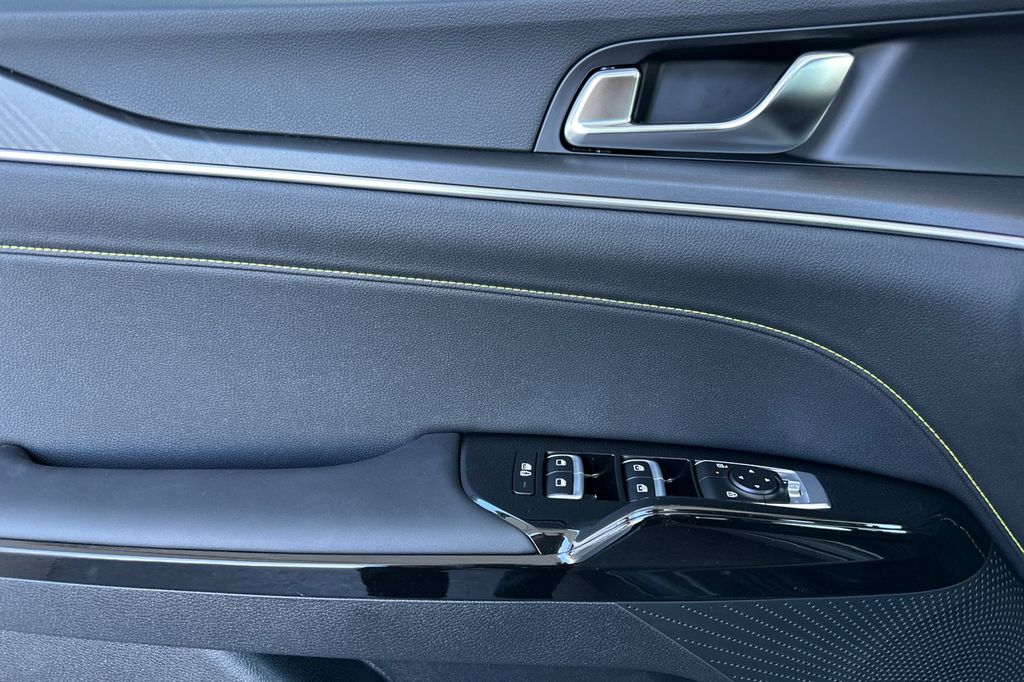 2026 Kia K5 GT - Photo 13