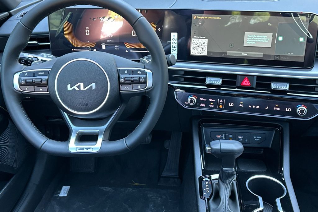 2026 Kia K5 GT - Photo 13