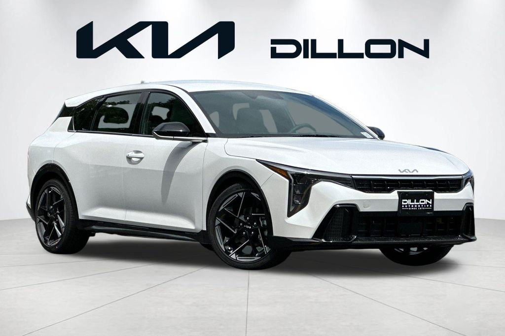 2026 Kia K4 GT-Line AT Hatchback's photo