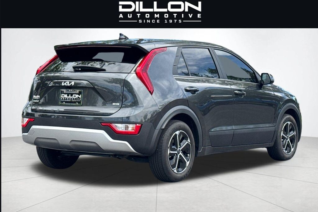 Used 2024 Kia Niro LX SUV