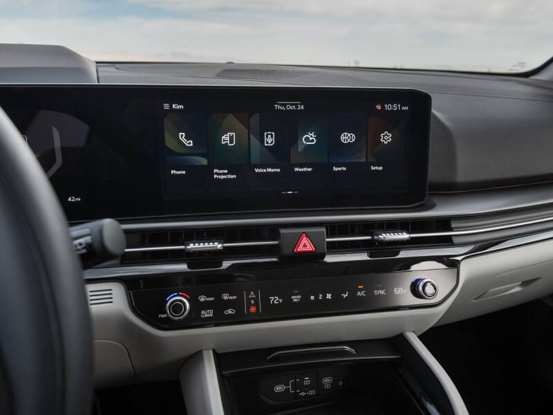 2026 Kia Sportage Hybrid interior tech