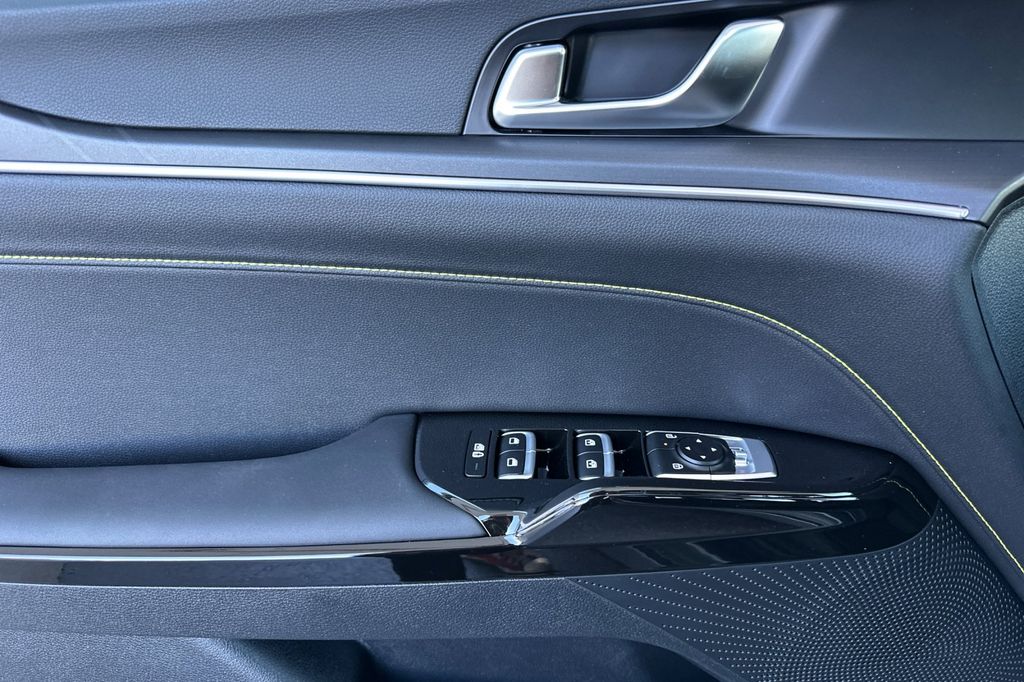 2026 Kia K5 GT - Photo 13