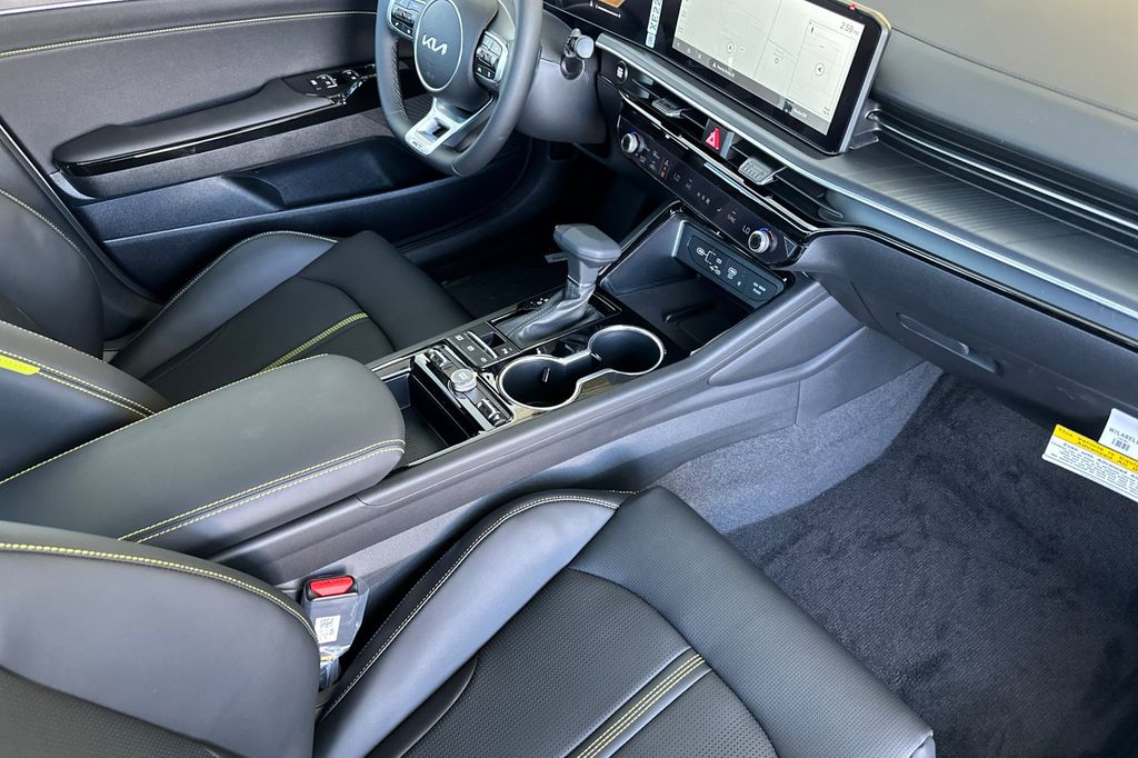 2026 Kia K5 GT - Photo 16