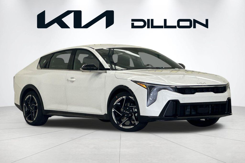 2025 Kia K4 GT-Line AT's photo
