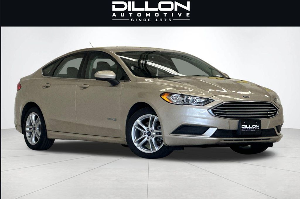 2018 Ford Fusion SE's photo