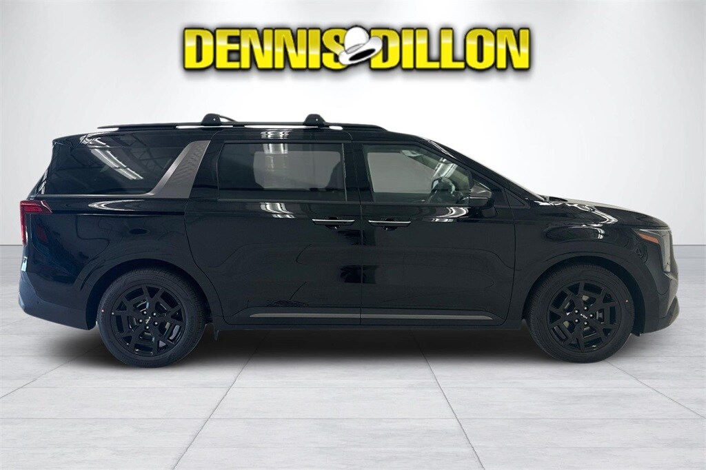 2025 Kia Carnival SX photo 3