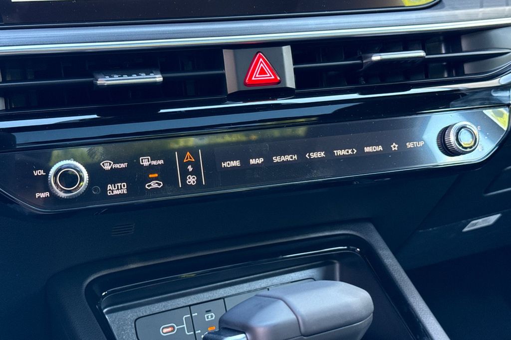 2026 Kia K5 GT - Photo 22