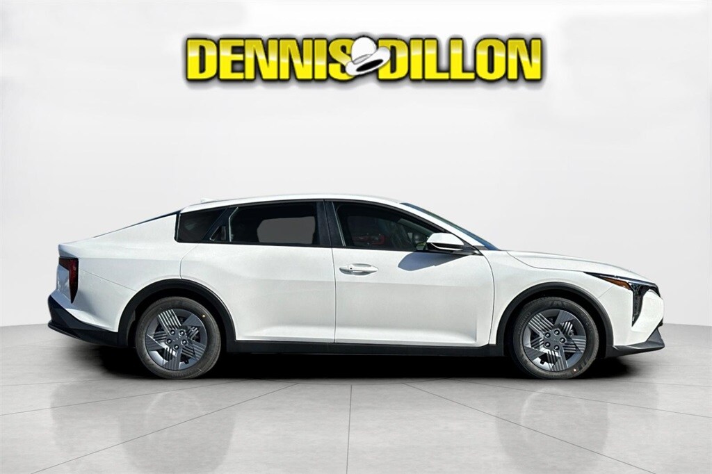 New 2025 Kia K4 LX Sedan