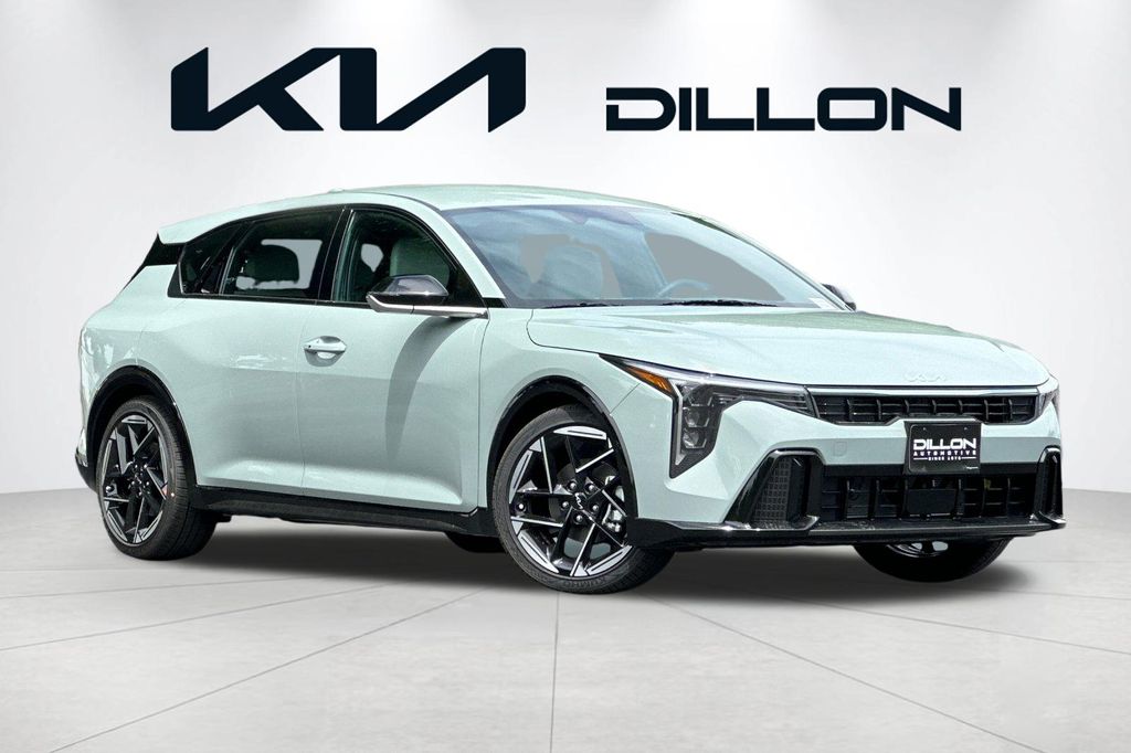 2026 Kia K4 GT-Line AT Hatchback's photo
