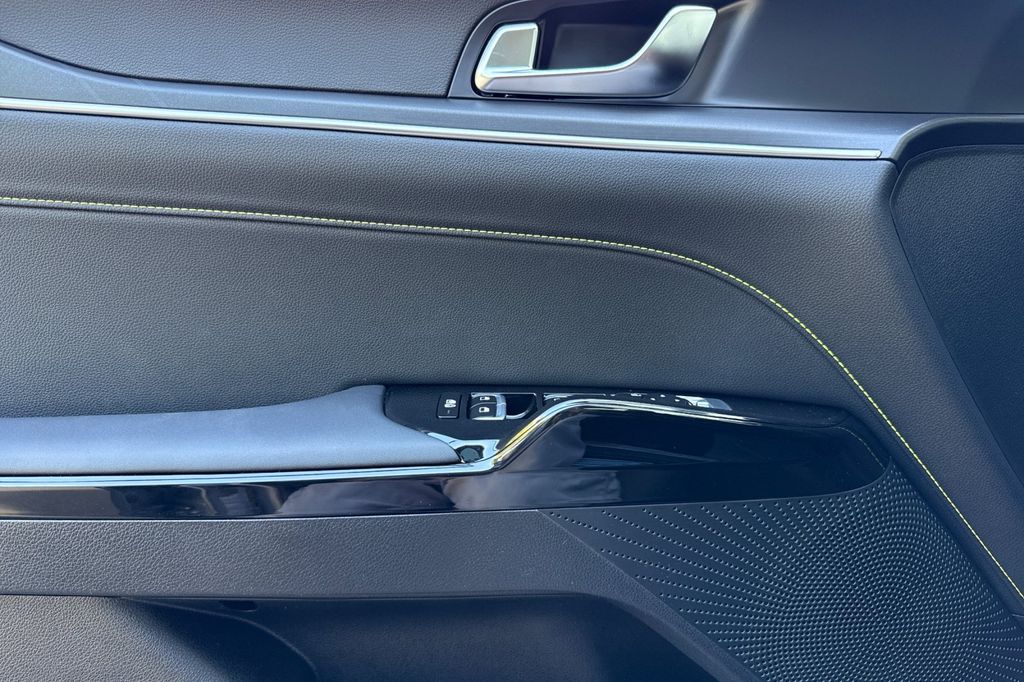 2026 Kia K5 GT - Photo 13
