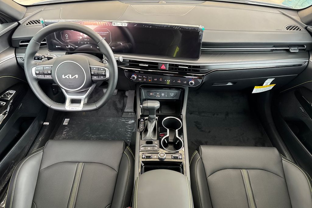 2026 Kia K5 GT - Photo 12