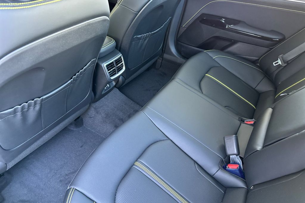 2026 Kia K5 GT - Photo 14