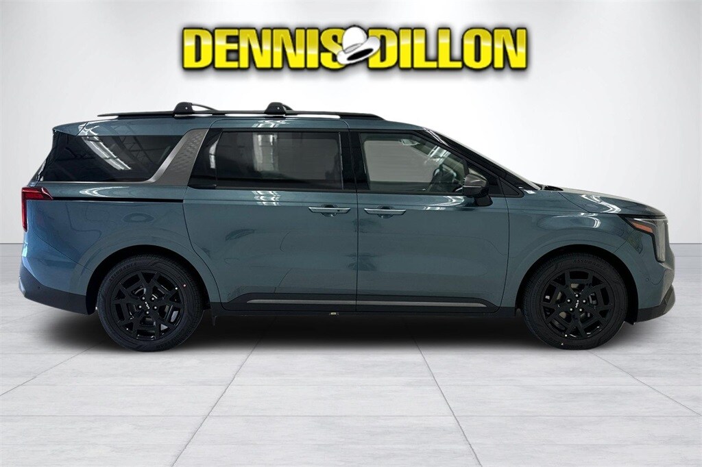 2025 Kia Carnival SX photo 3