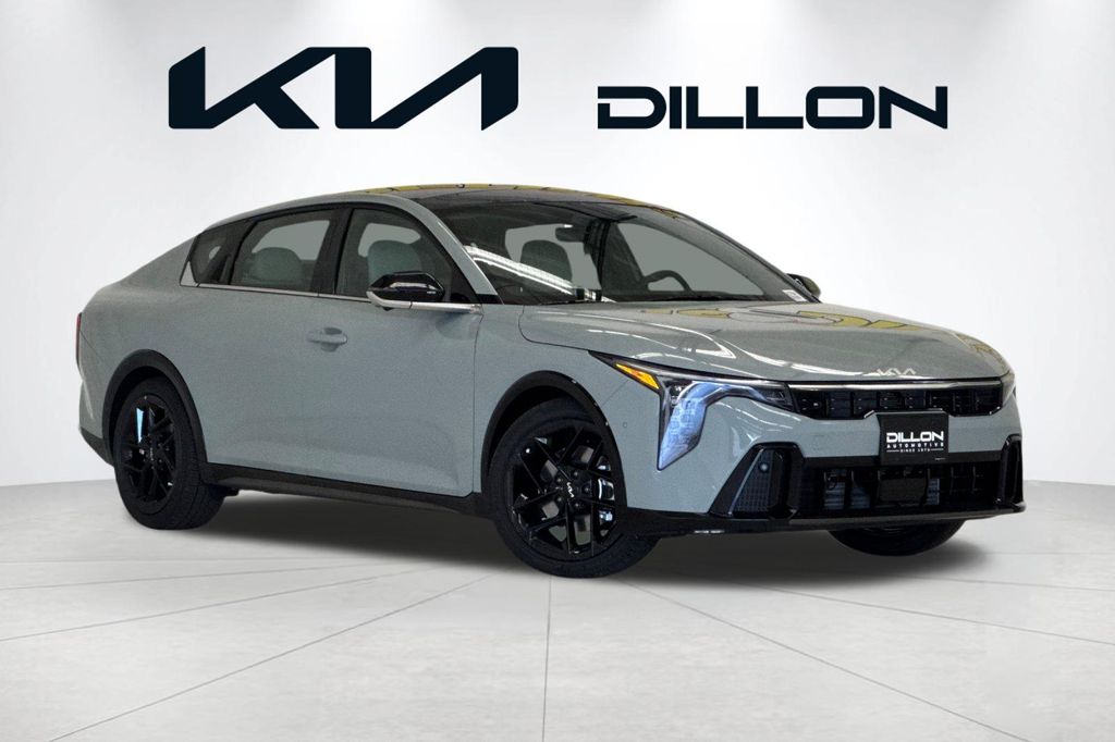 2026 Kia K4 GT-Line Turbo AT's photo