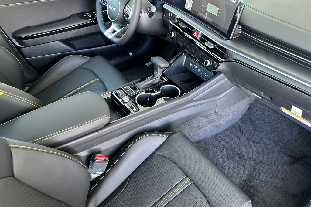 2026 Kia K5 GT - Photo 16