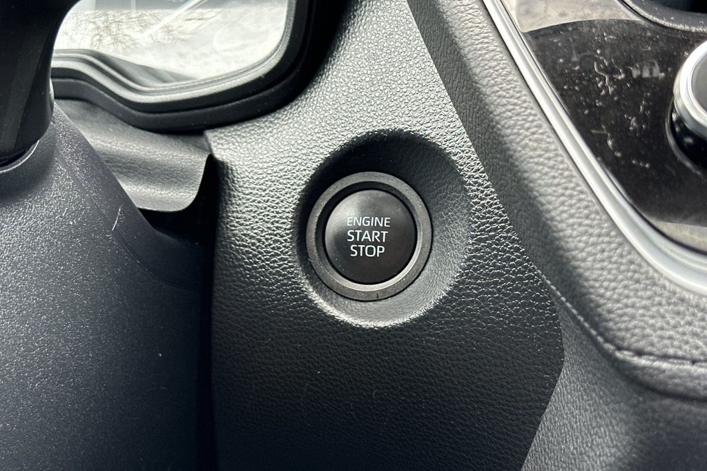 2024 Toyota Corolla Cross LE - Photo 22