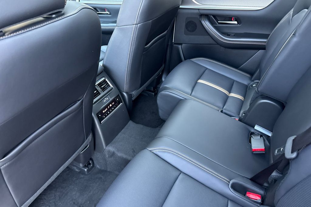 2026 Mazda CX-70 Premium Package - Photo 14