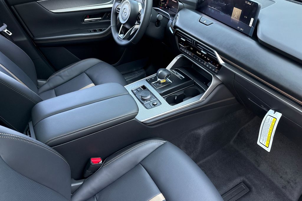 2026 Mazda CX-70 Premium Package - Photo 17