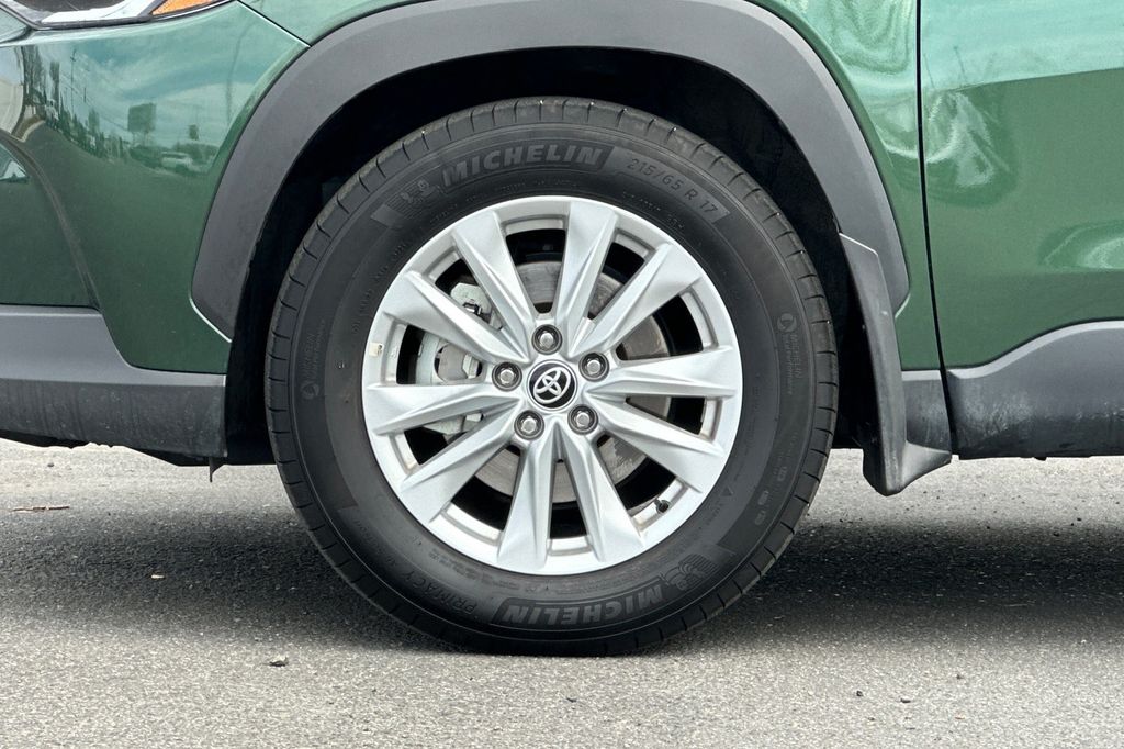 2024 Toyota Corolla Cross LE - Photo 26