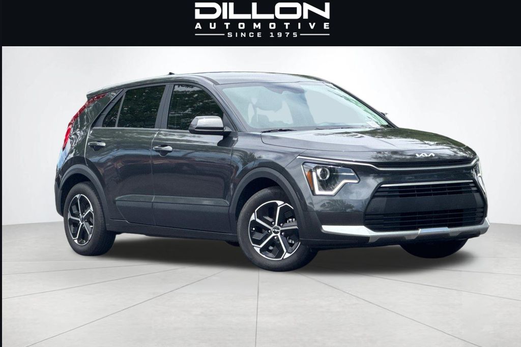 2024 Kia Niro LX HEV's photo