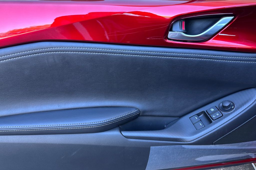 2025 Mazda MX-5 Miata Grand Touring - Photo 12