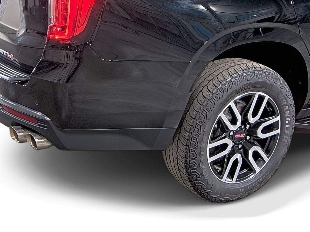 2024 GMC Yukon AT4 - Photo 12