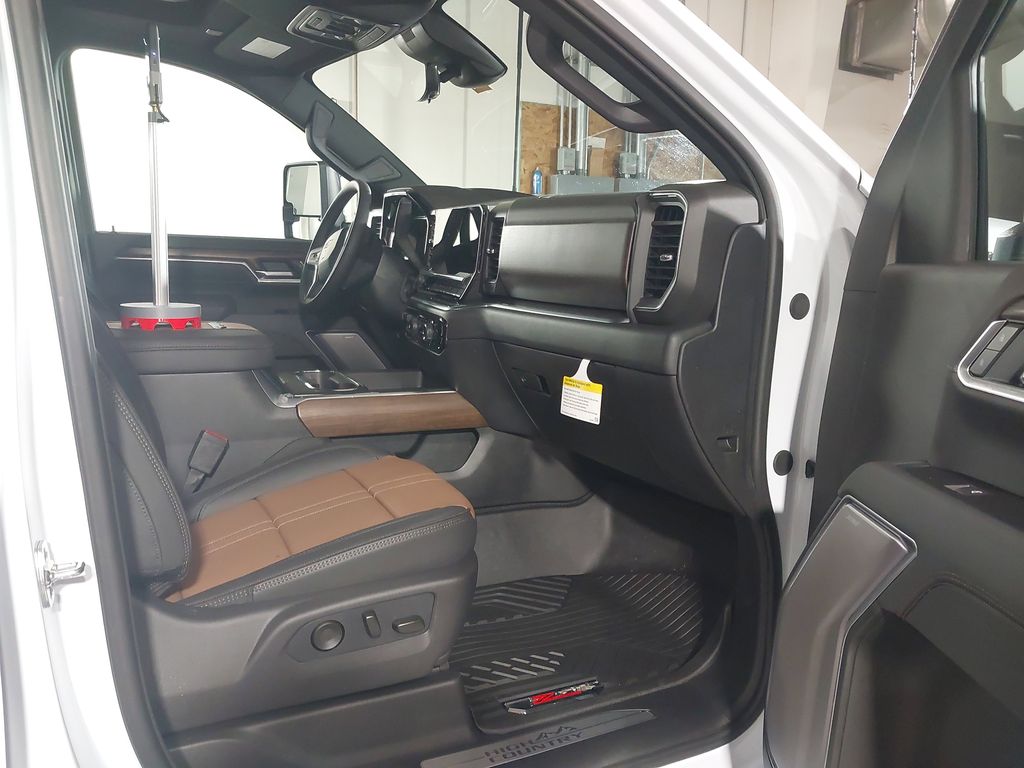 2026 Chevrolet Silverado 3500HD High Country - Photo 24