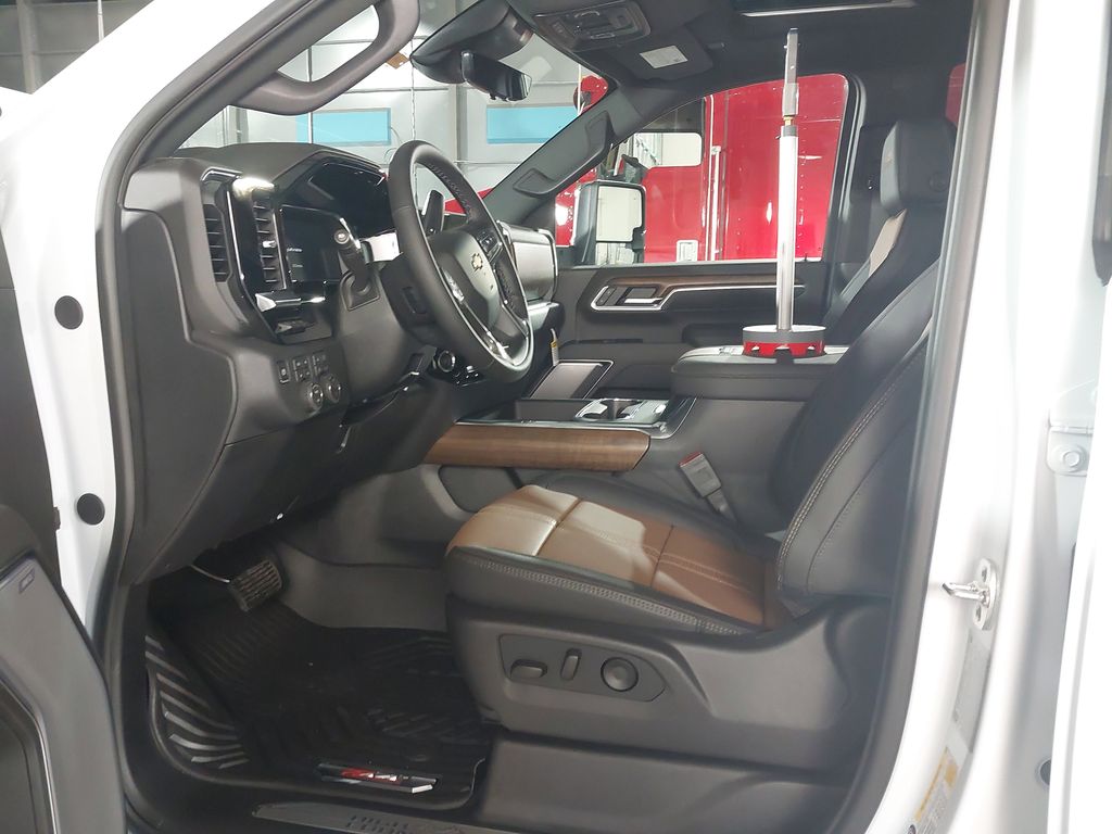 2026 Chevrolet Silverado 3500HD High Country - Photo 19
