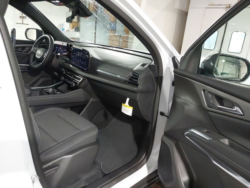 2026 Chevrolet Traverse LT - Photo 24