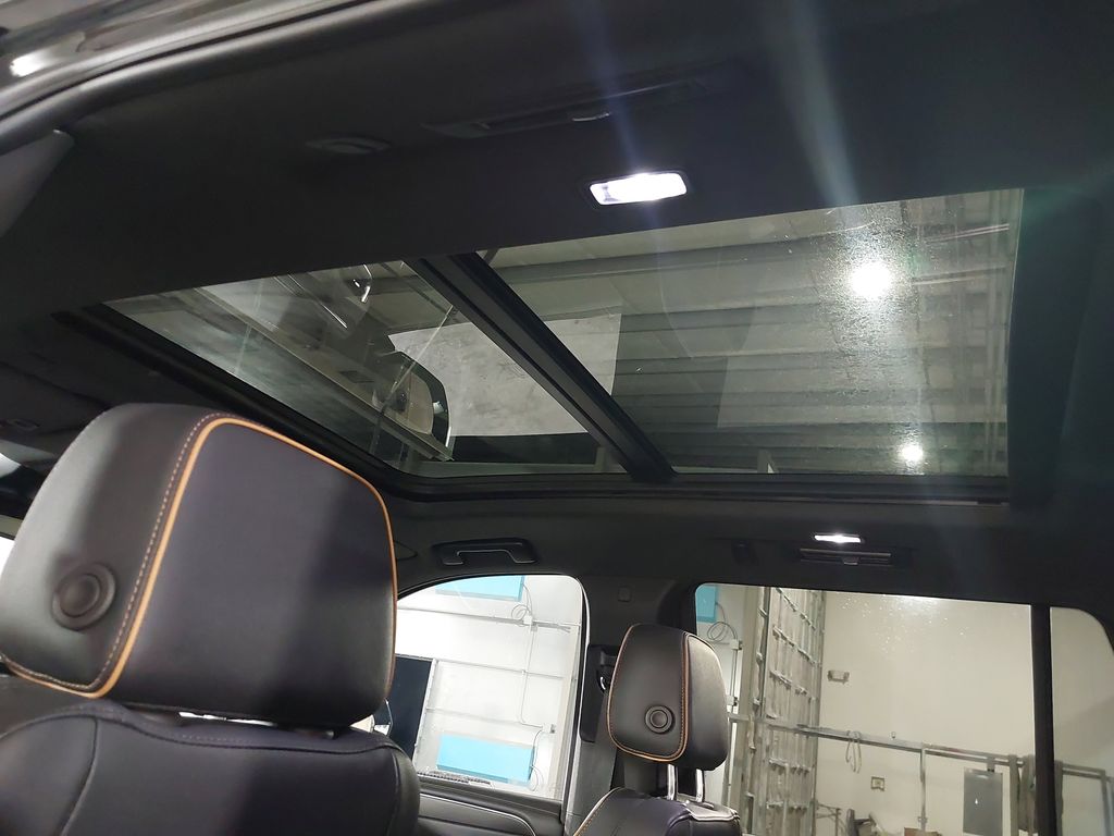2024 GMC Yukon AT4 - Photo 21