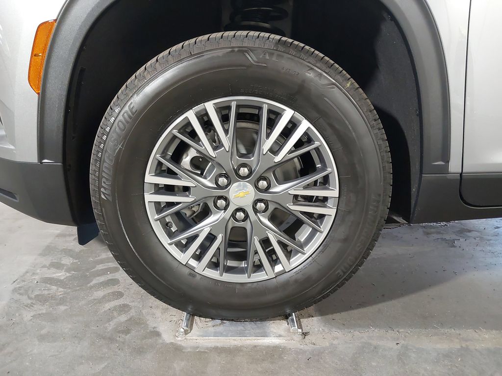 2026 Chevrolet Traverse LT - Photo 18