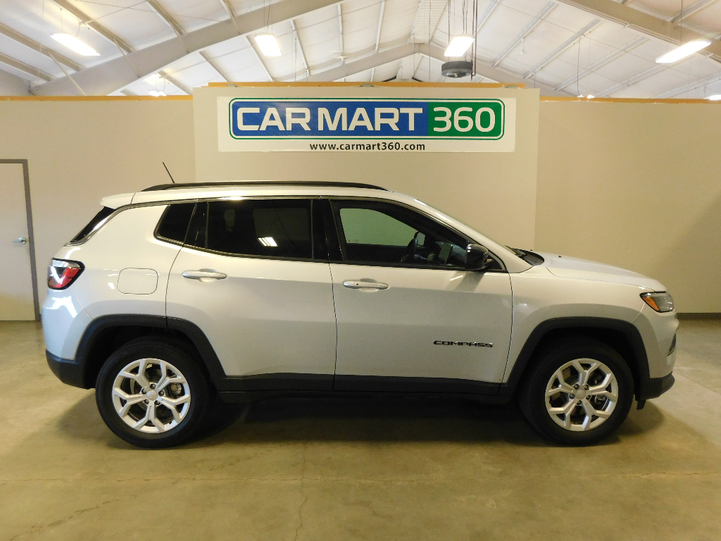 Used 2024 Jeep Compass Latitude 4x4 SUV